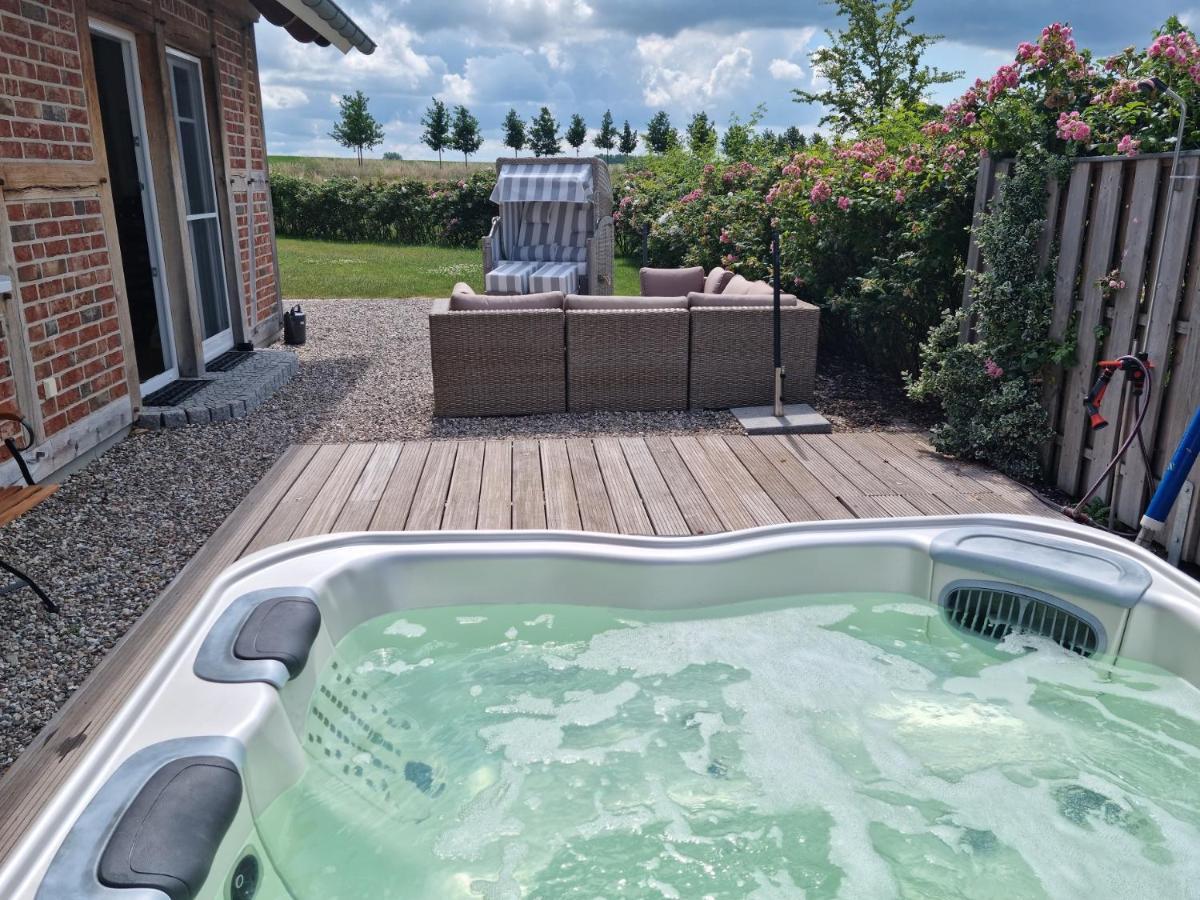 Ostsee-Wellnesslandhaus Mit Sauna, Jacuzzi, Innenwhirlpool Kalkhorst Экстерьер фото